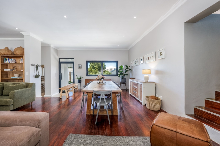 4 Bedroom Property for Sale in Kanonberg Western Cape